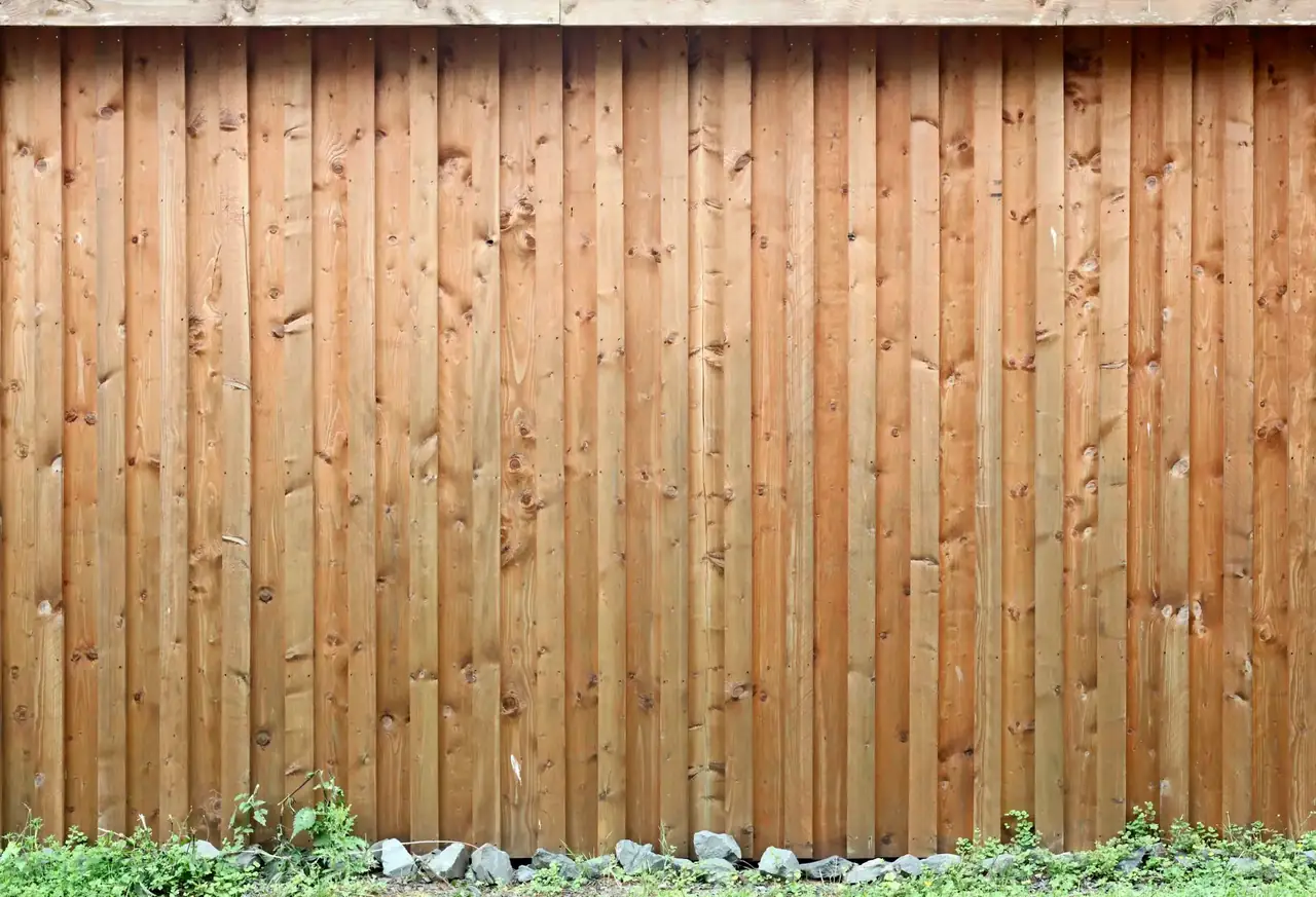 Sichtschutzwand mit Steinkorb